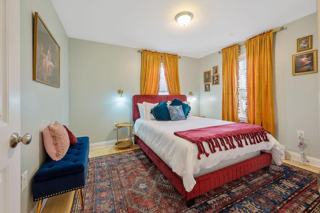New Victorian Theme, 3br, Lrg Backyard Close To Pnc Arena, Downtown, And Rdu Airport Raleigh