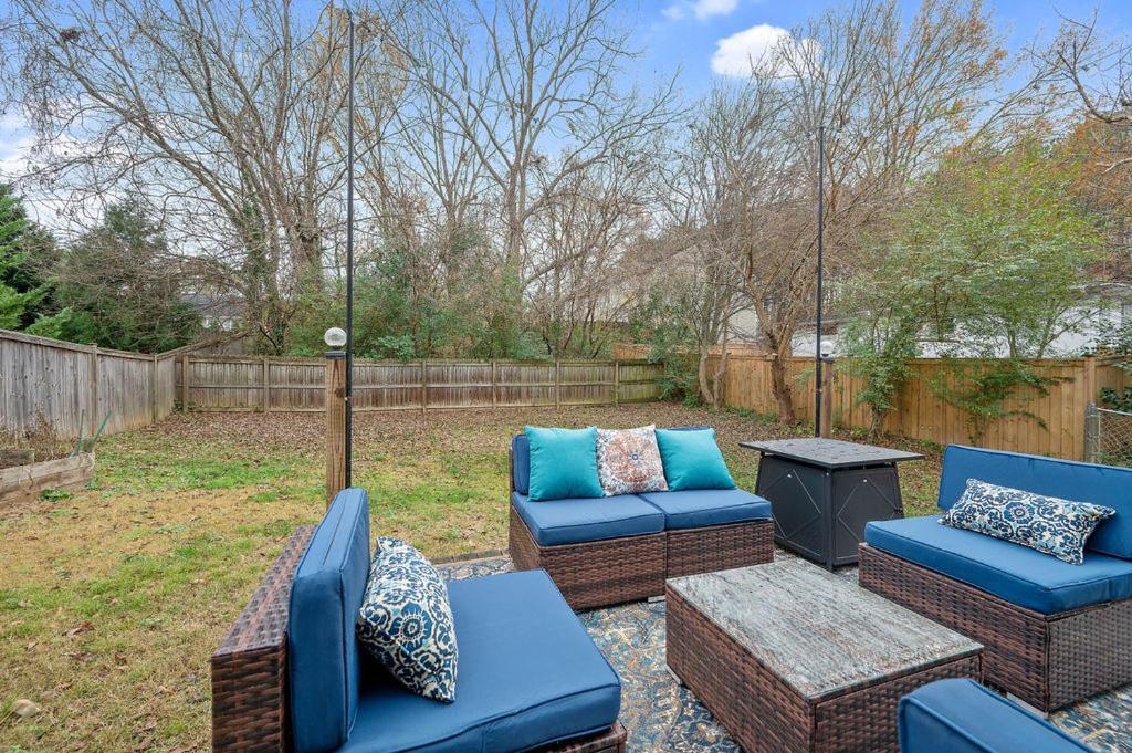 Holiday home New Victorian Theme, 3br, Lrg Backyard Close To Pnc Arena, Downtown, And Rdu Airport *
