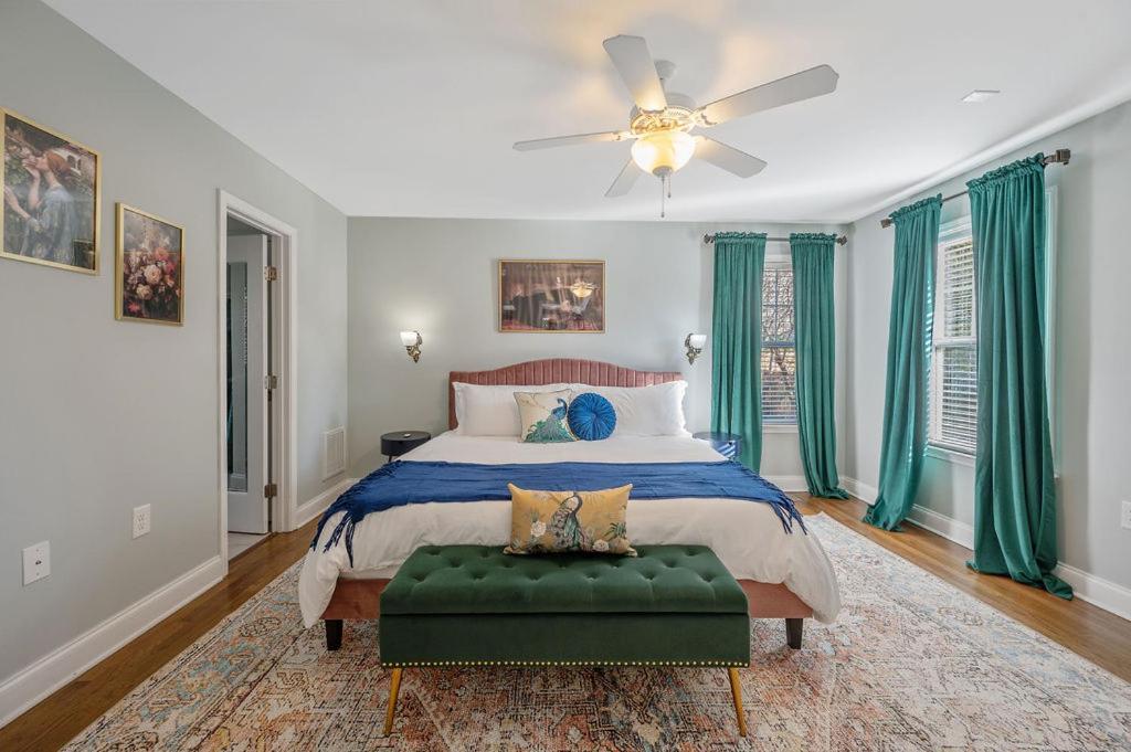 New Victorian Theme, 3br, Lrg Backyard Close To Pnc Arena, Downtown, And Rdu Airport * Raleigh