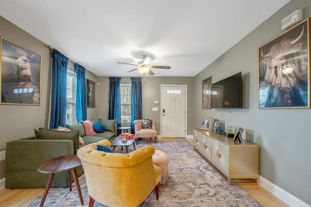 New Victorian Theme, 3br, Lrg Backyard Close To Pnc Arena, Downtown, And Rdu Airport Holiday home